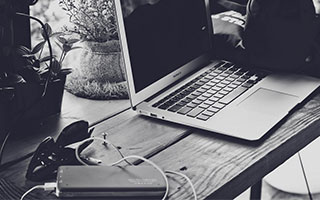 雷速官网-英格兰队完胜法国队，波尔关键制胜