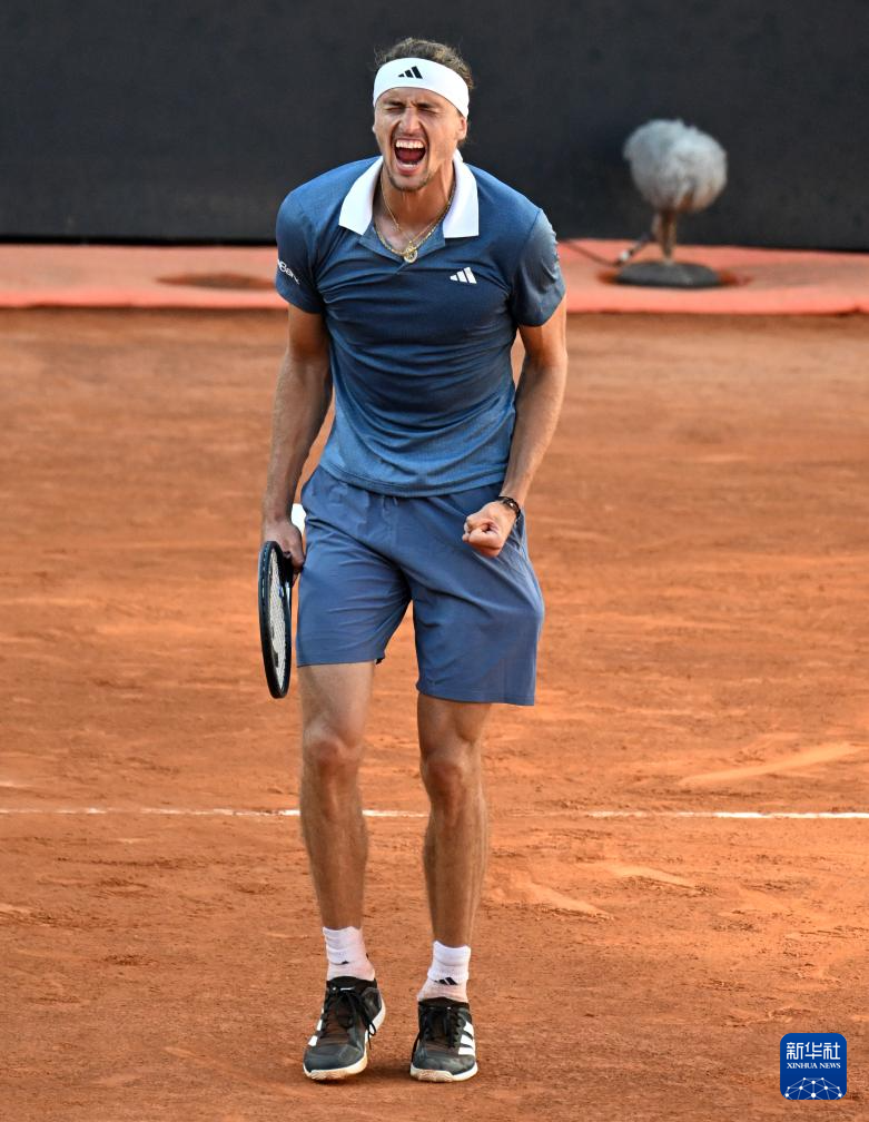 澳大利亚网球队翻盘法国网球队，兹维列夫统治全场