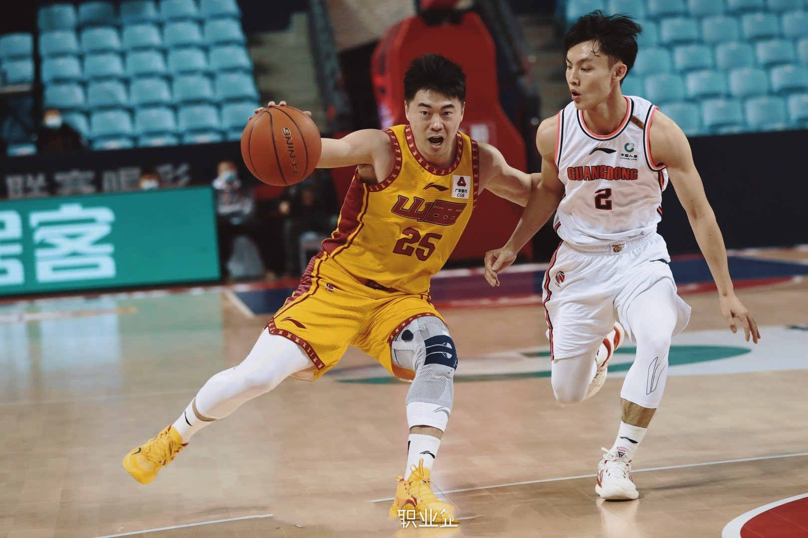 雷速体育直播入口-四川队鏖战天津队，易建联统治全场