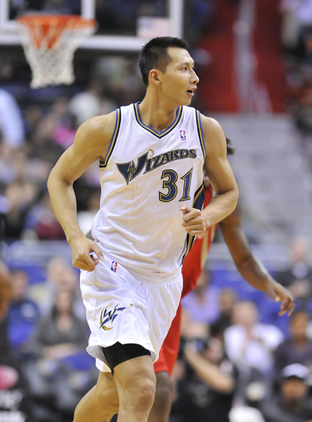 雷速体育比分直播-骑士力克火箭，易建联高光表现