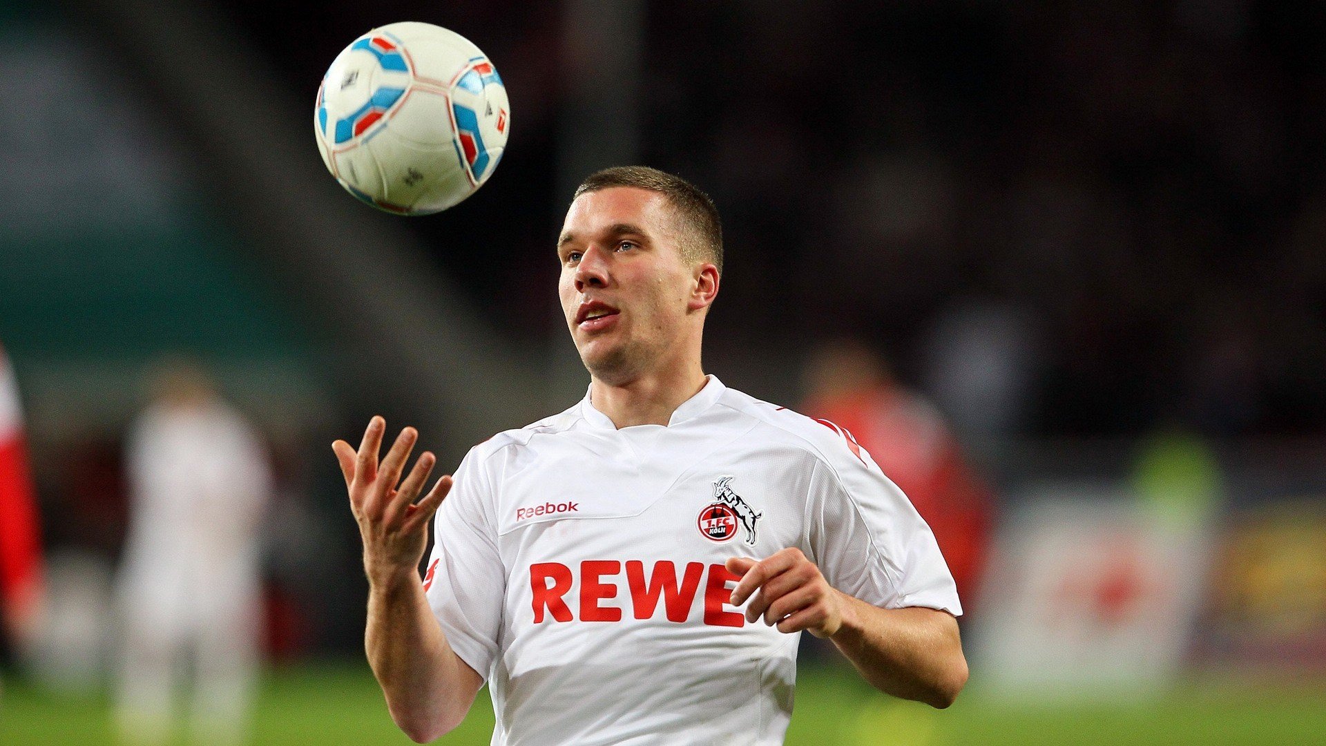 雷速网球直播-逆转与统治，从绿茵场到羽毛球场，两种胜利的哲学